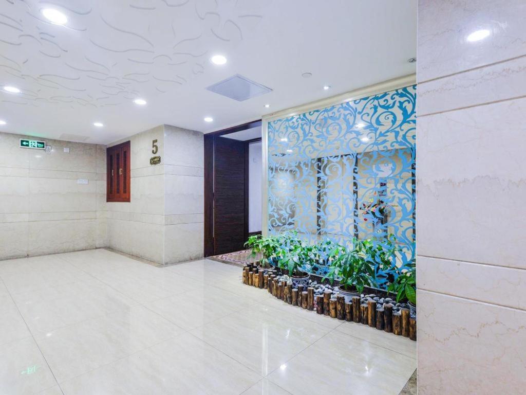 New World Hotel Guangzhou Dış mekan fotoğraf